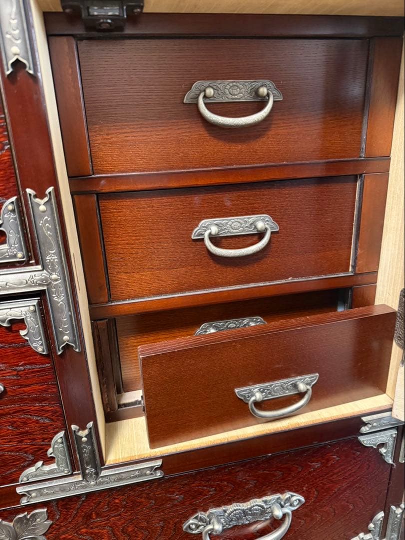 【匠】伝統的な日本の木製箪笥 からくり箪笥 【中古品】