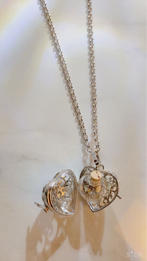 本物の流れ星の粉⭐️✨隕石の粉＆ラメ入り開運ネックレス✨✨✨✨最高峰宇宙の隕石⚜️✨