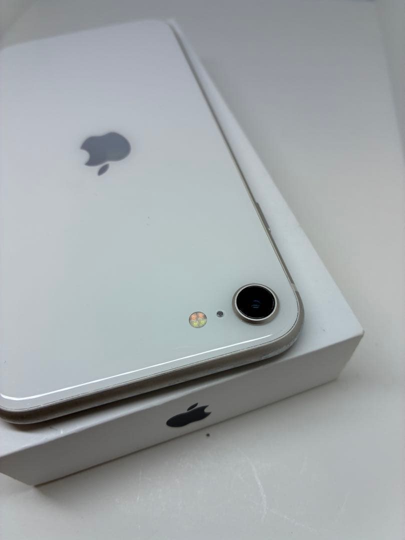 【超美品】 iPhone SE3 128GB 白 SIMフリー 新品バッテリー