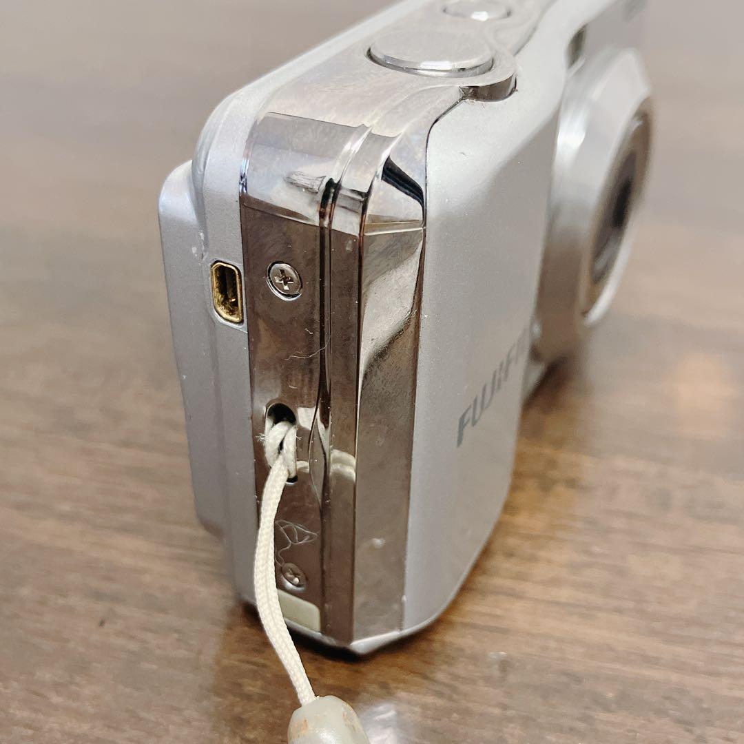 動作品　FUJIFILM FinePix AV100 コンパクトデジタルカメラ