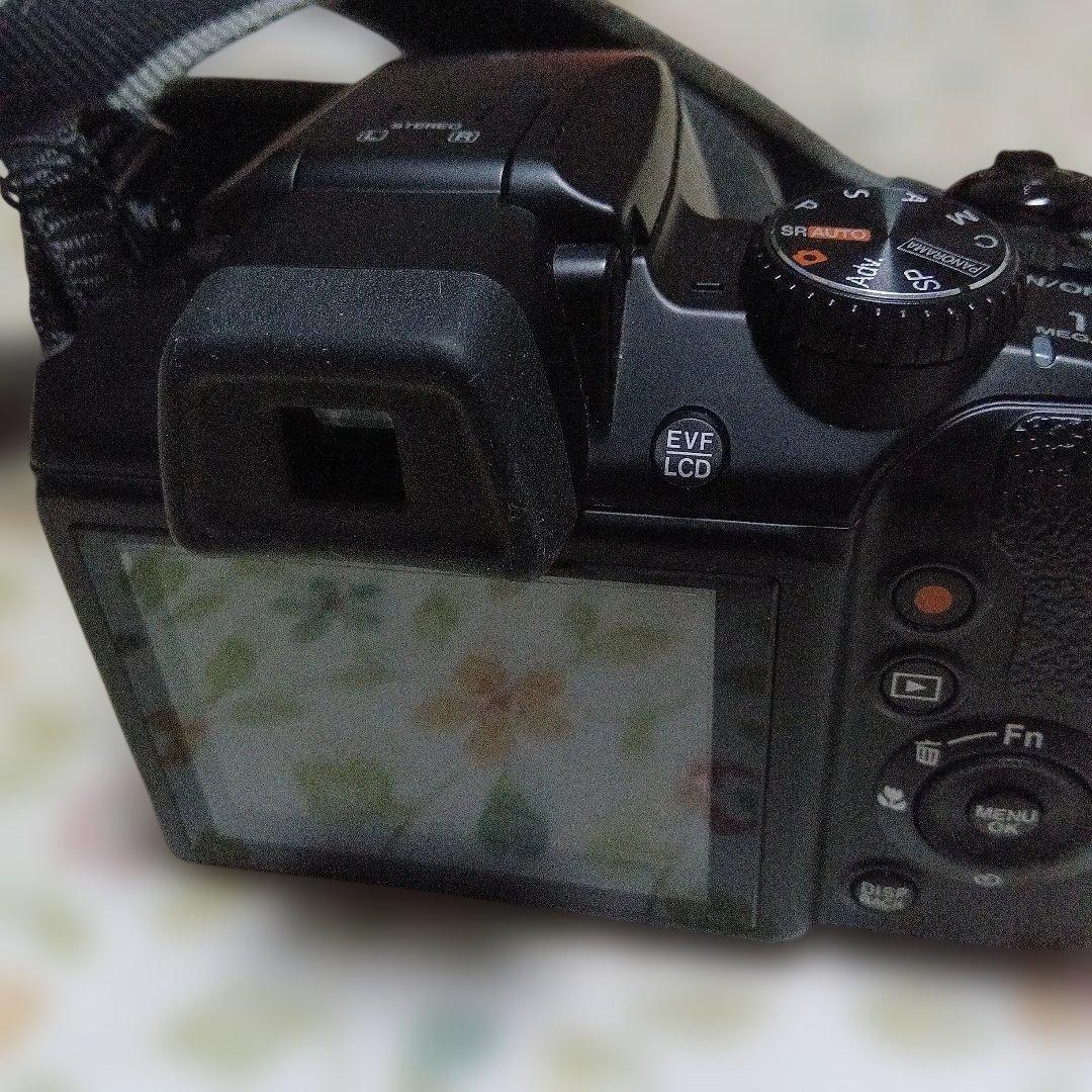 デジタルカメラ FUJIFILM FinePix S8200