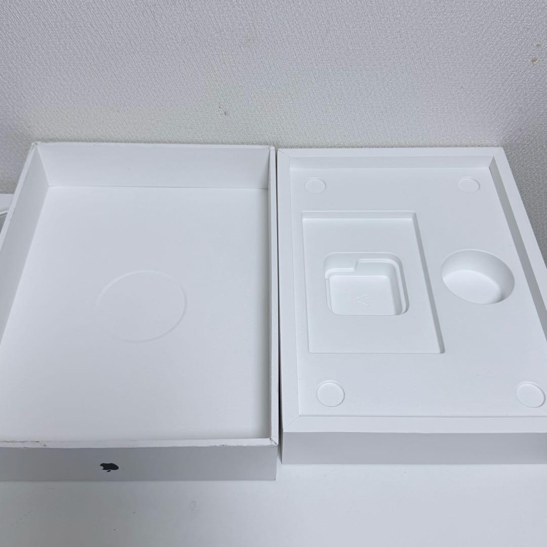 MacBook Air M1 13インチ　8GB 256GB