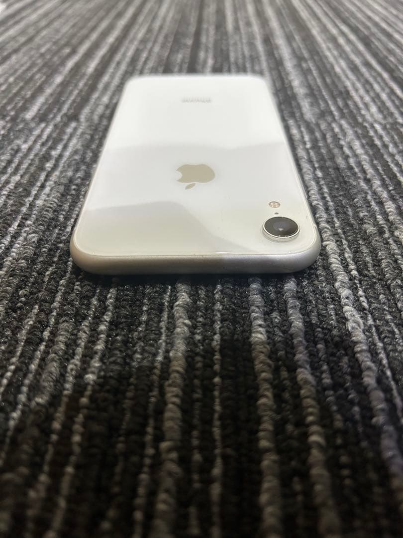 iPhone XR ホワイト　128G SIMフリー バッテリー残量89%