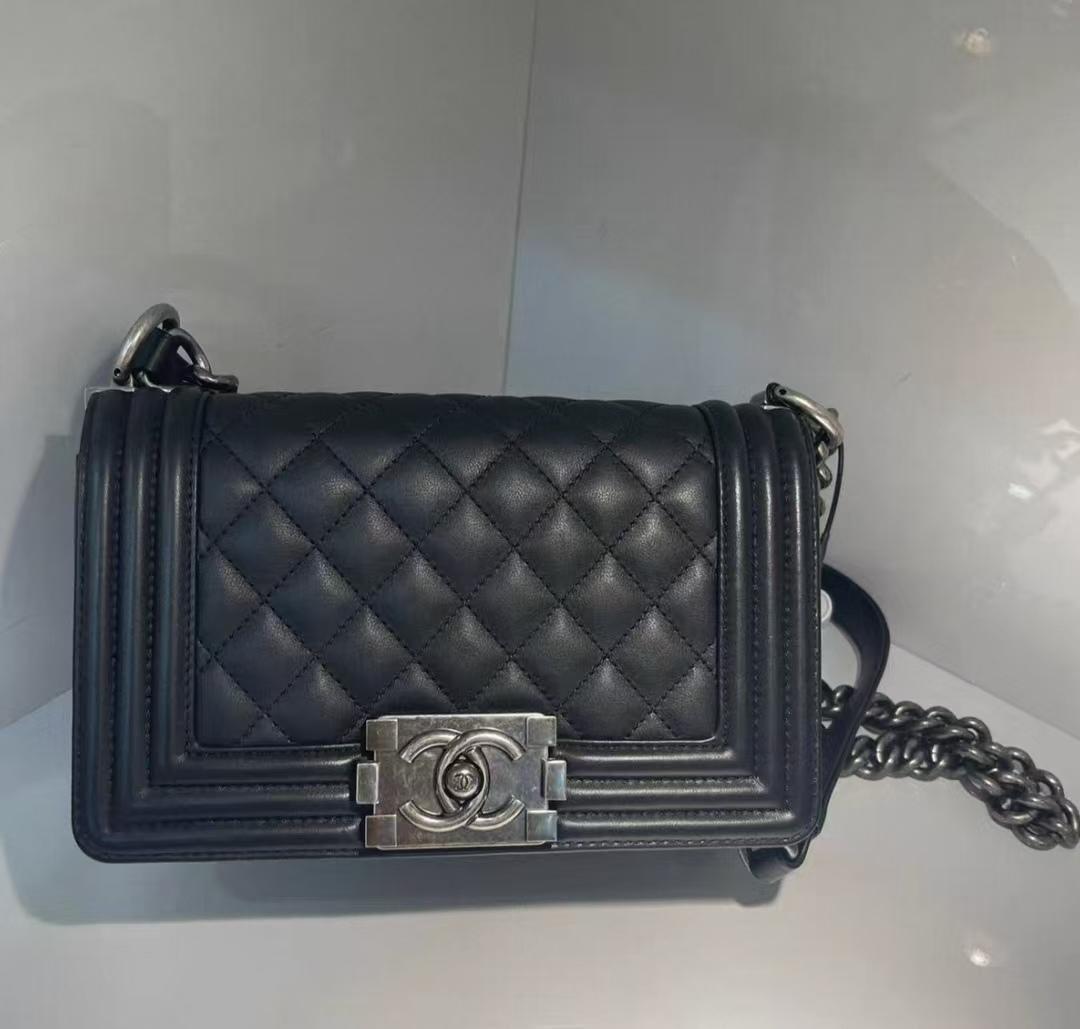 【美品】CHANEL ブラック ショルダーバッグ