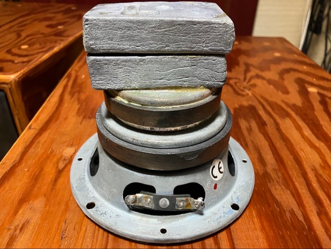 ALTEC/EV 205-8A使用 共振対策スピーカー