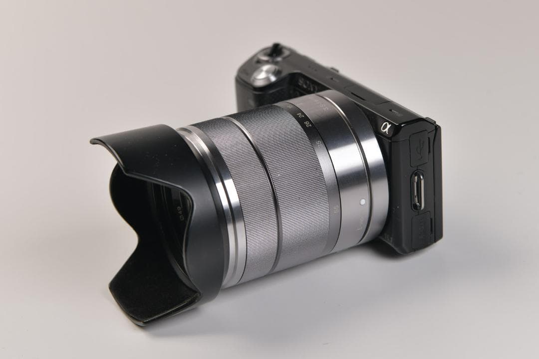 ソニ－NEX-5N+ストロボ+バッテリーグリップ(ジャンク扱い)