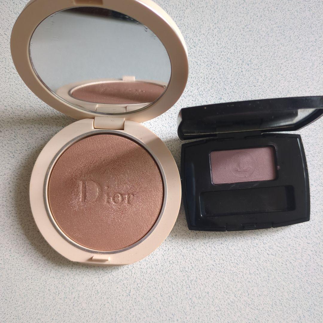 Diorフェイスパウダー　 CHANELアイシャドウ