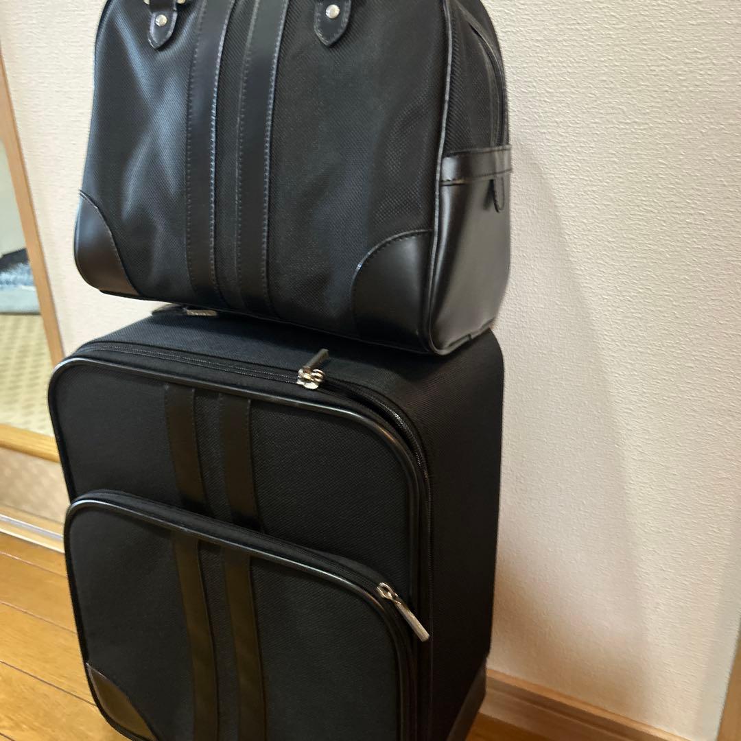 swany キャリーバッグ　4輪　付属ハンドバッグ付き