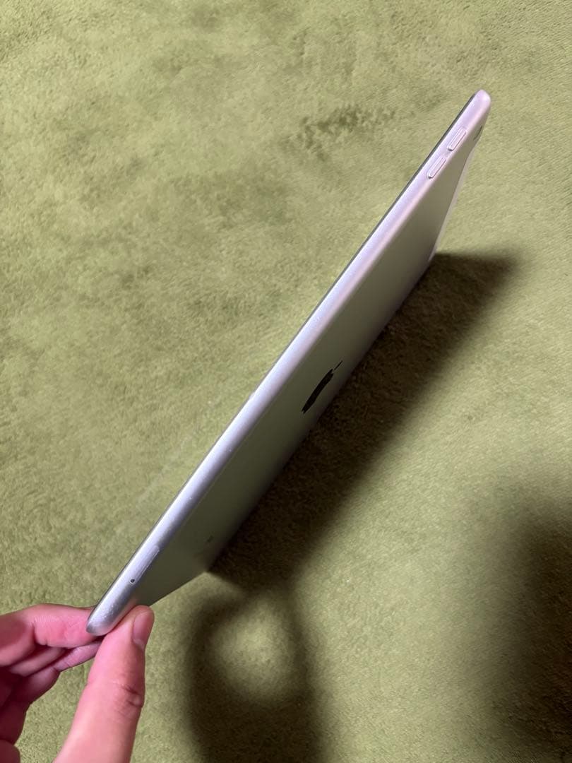 iPad 第9世代 cellular版 SIMフリー 64GB バッテリー96%