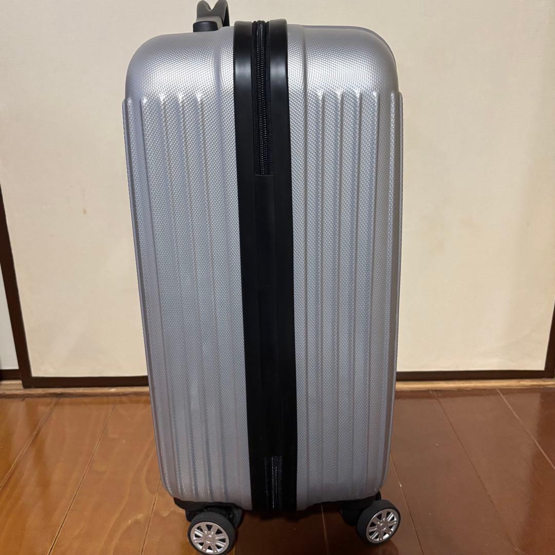 moz キャリーケース　MOZ0020SV シルバー　軽量