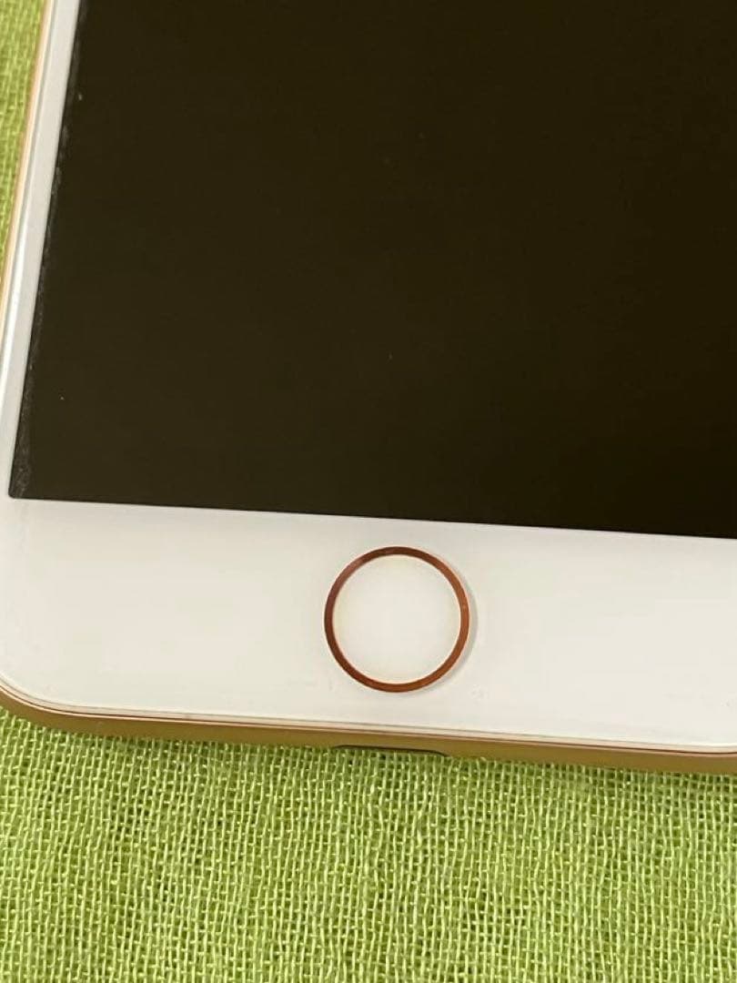 Apple iPhone 8 本体　ゴールド