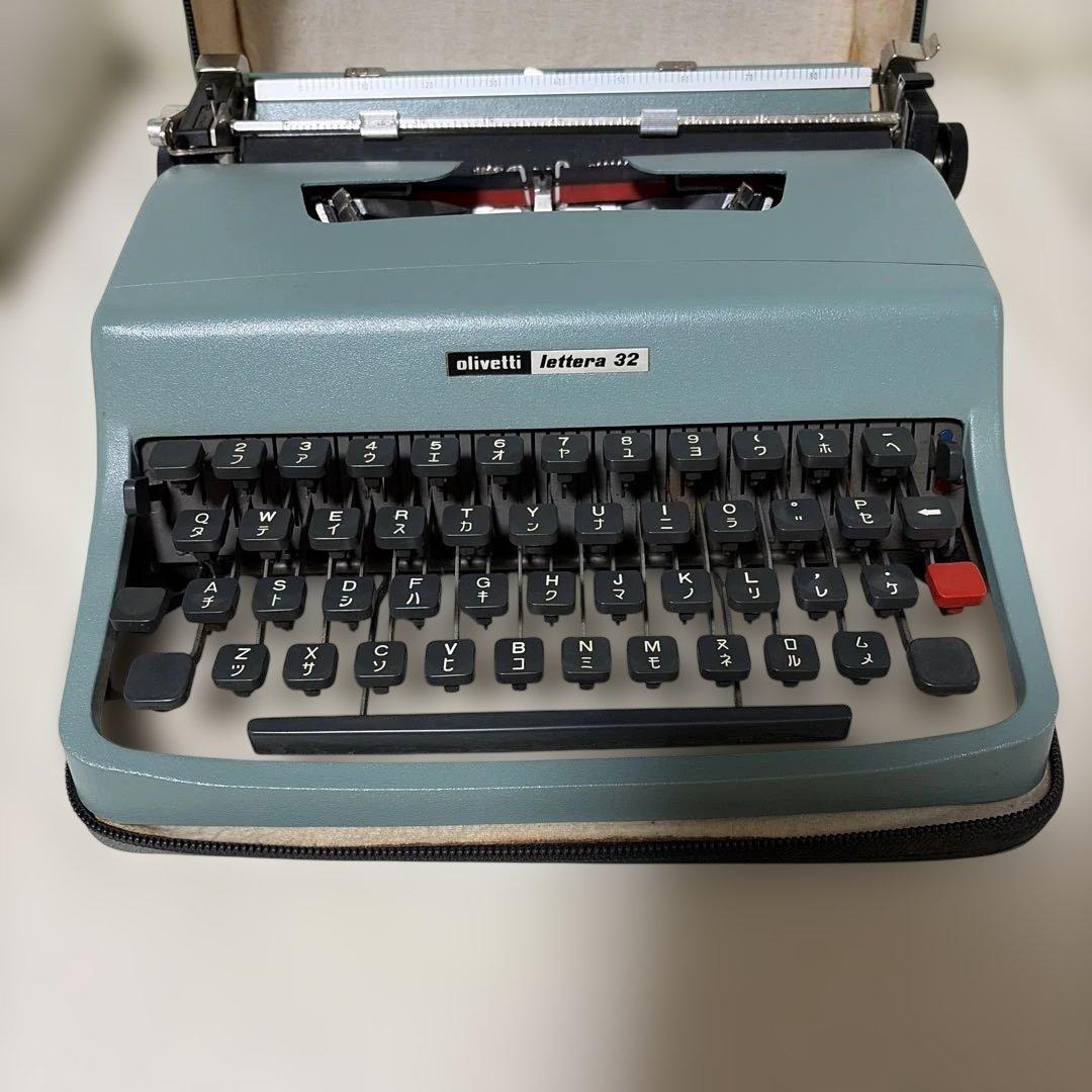 タイプライター / Olivetti Lettera 32