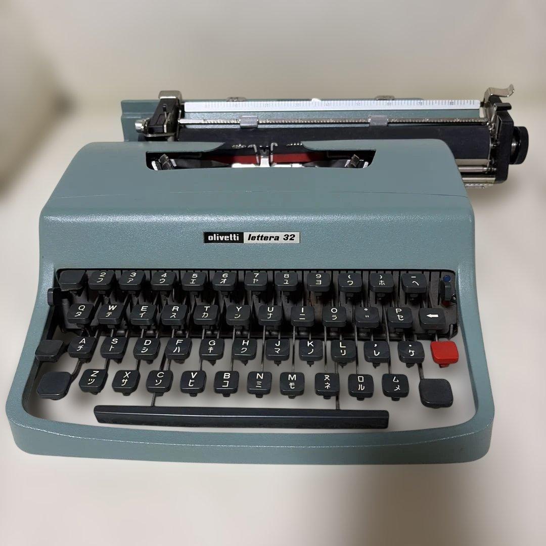 タイプライター / Olivetti Lettera 32