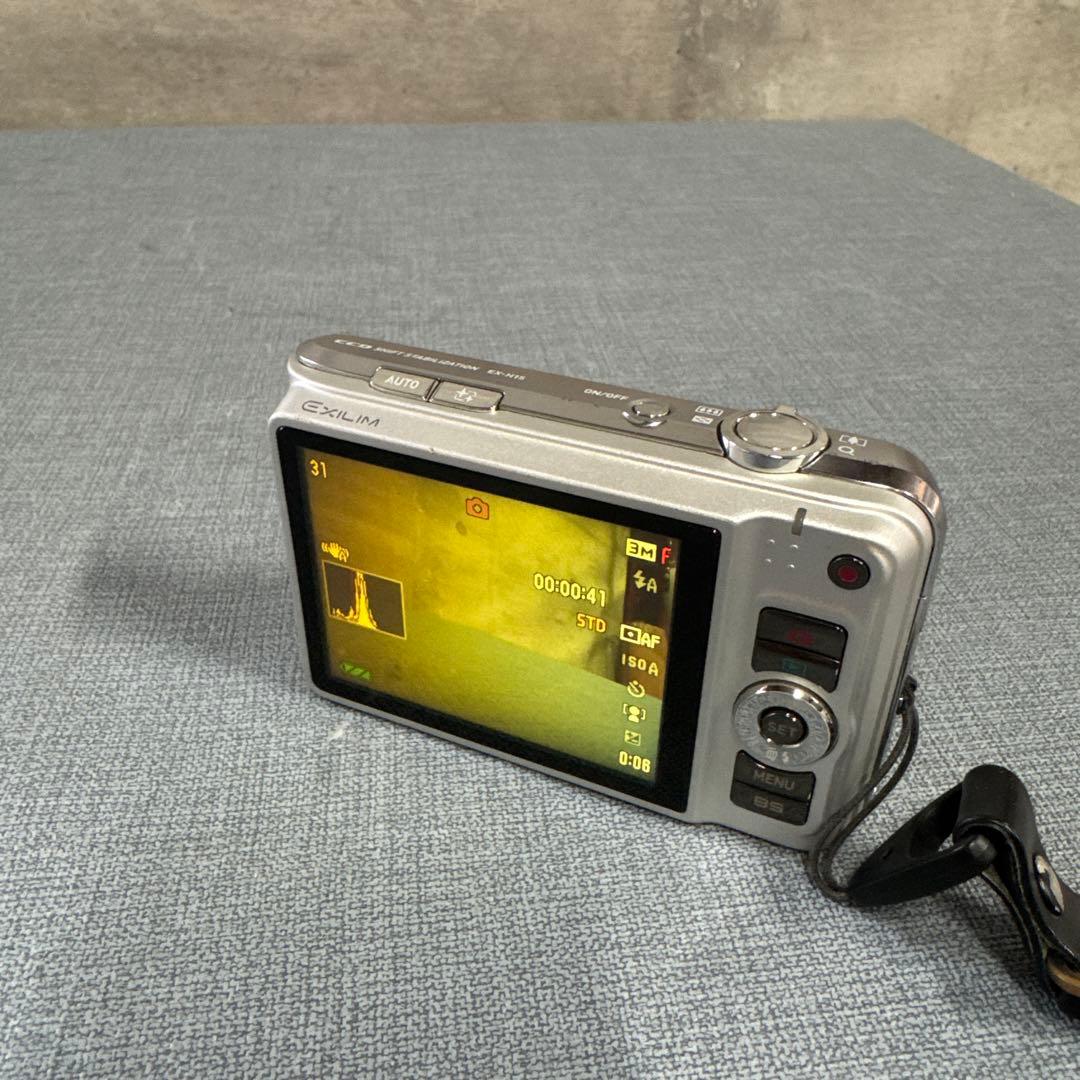 ☆CASIO EX-H15 コンパクトデジタルカメラ