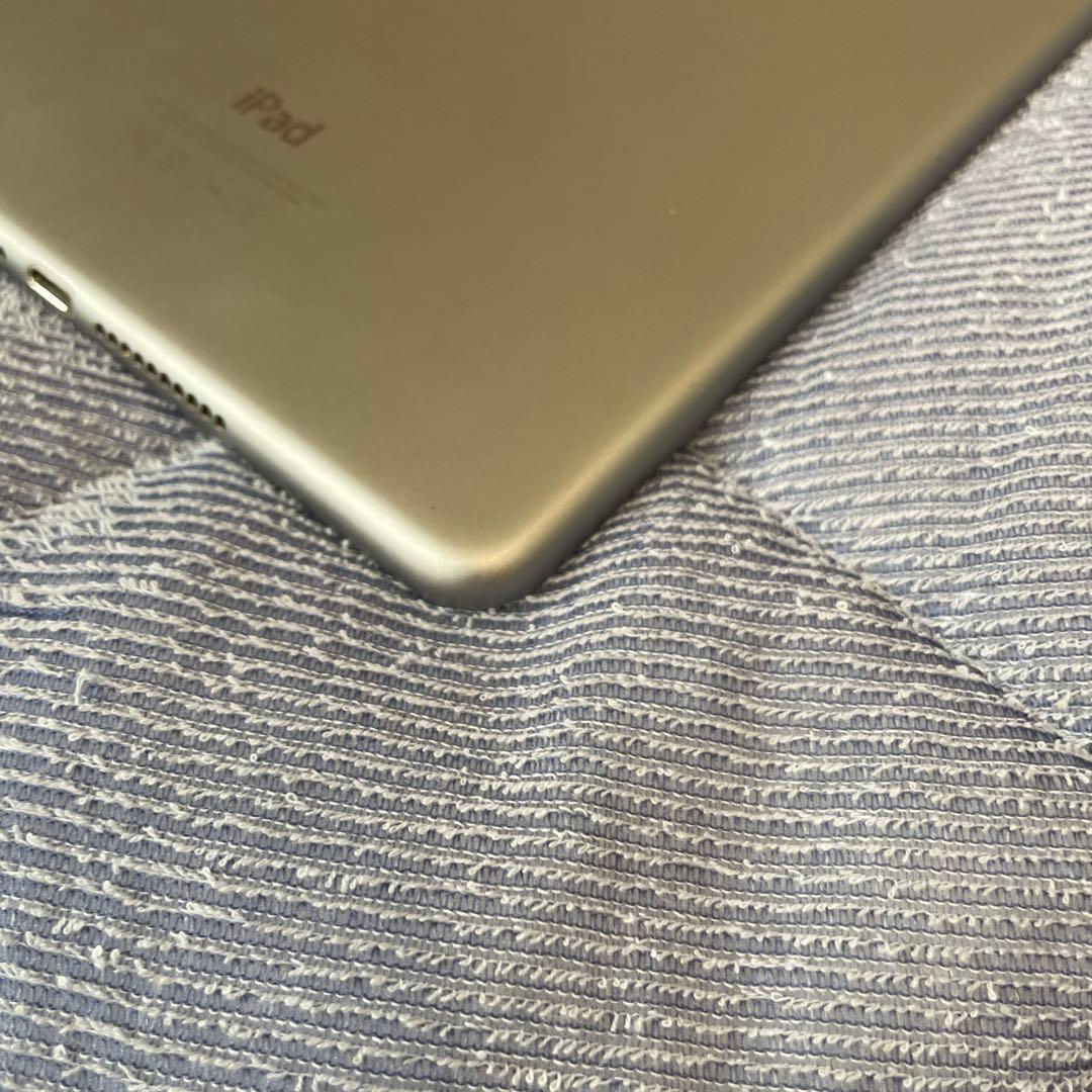 iPad mini4 128GB セルラーモデル　中古