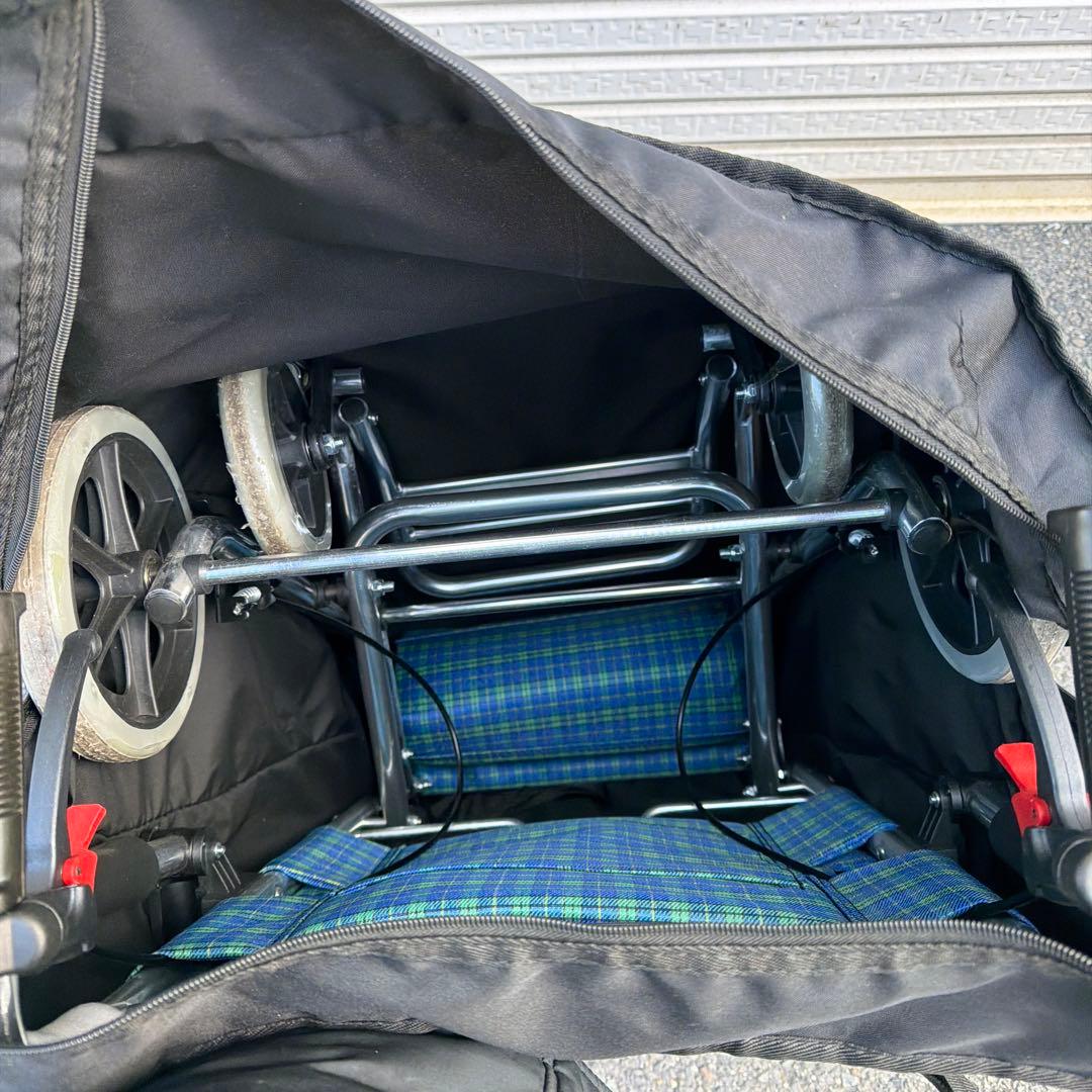 軽量 折りたたみ 介助式車椅子 バッグ付 美品【A-268】